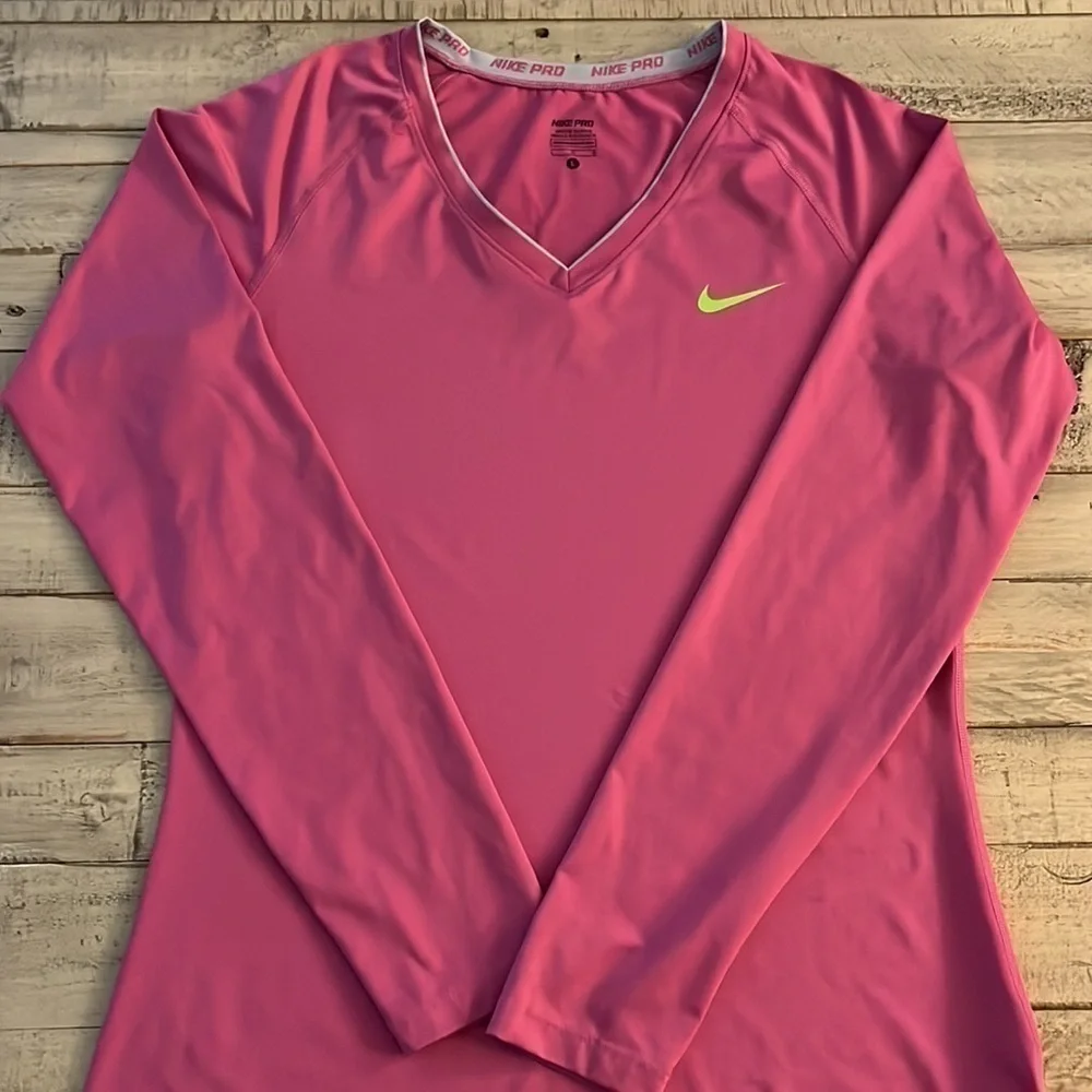 Nike Pro Athletic‎ Wear Shirt